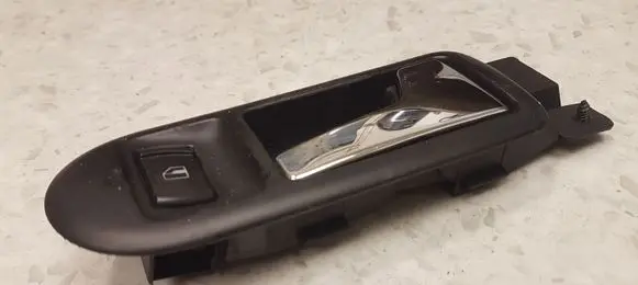 Volkswagen PASSAT B5 Front door interior handle 3B1837114