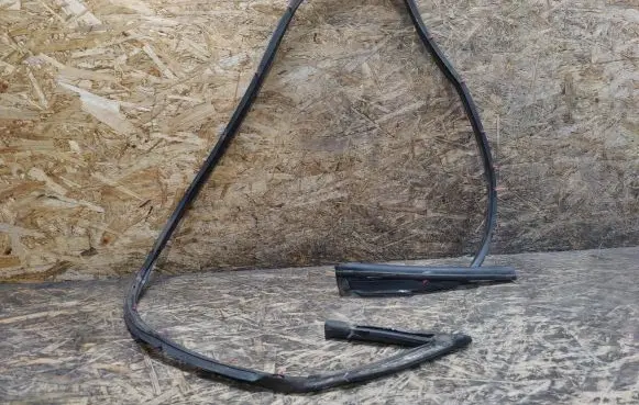 Nissan 240ZX, 280ZX, 300ZX Rubber seal front coupe door 