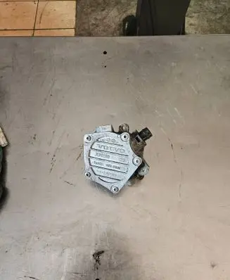 Volvo V60 Vacuum pump 31316688 14420275514