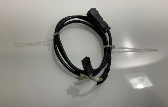 Mercedes-Benz CLS C219 AUX in-socket connector 