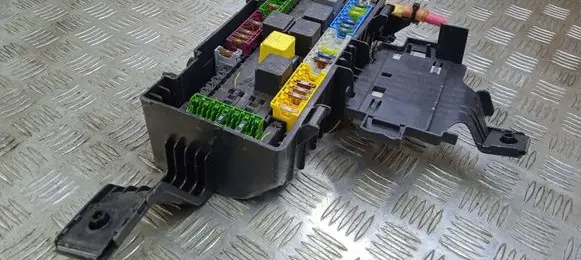 Mercedes-Benz ML W166 Fuse module