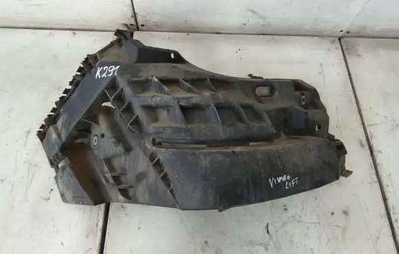 Opel Vivaro Front bumper mounting bracket 93856002