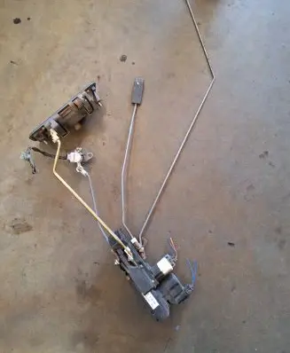 Opel Frontera B Front door lock 16637561 09298B