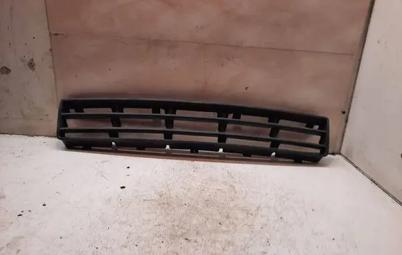 Volkswagen Golf IV Front bumper lower grill 1J0853677D