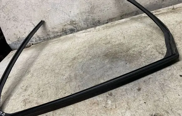 Nissan Qashqai J12 Rubber seal rear door 