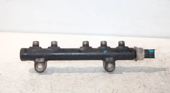 Volvo V50 Fuel main line pipe 9685297580 9670076780