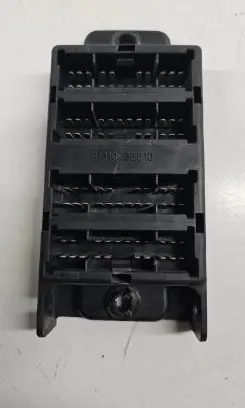 KIA Sorento Fuse module