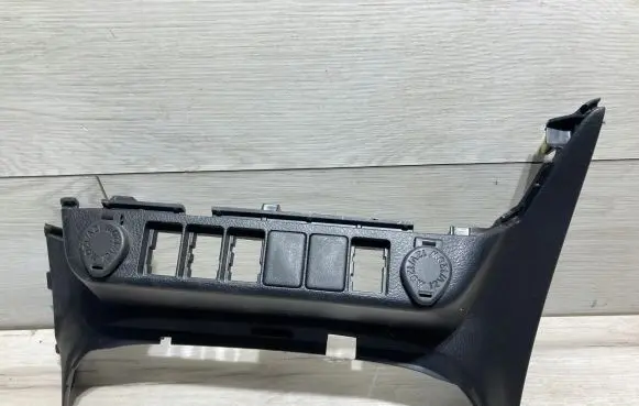 Toyota Hilux VIII Other dashboard part 62112kk010
