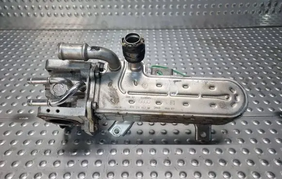 Skoda Octavia Mk2 (1Z) EGR valve cooler 038131513AD 03G131063E