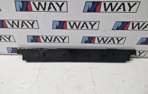 BMW 1 F20 F21 Radiator trim 7600543