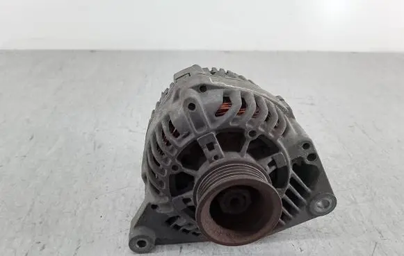 Audi A4 S4 B5 8D Generator/alternator