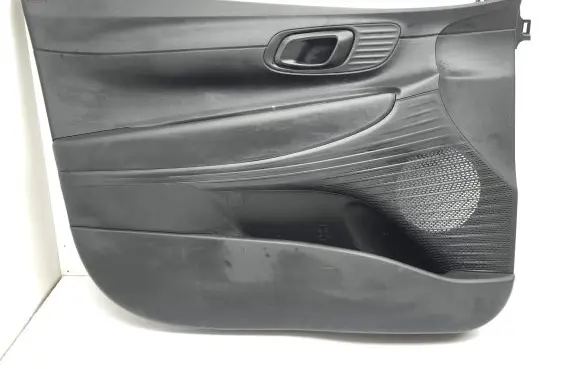 Hyundai i20 (BC3 BI3) Front door card panel trim