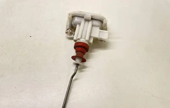 Audi 80 90 B3 Central locking vacuum pump 893862153 893862123