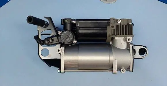 Porsche Cayenne (9PA) Air suspension compressor/pump 7L0616007A 7L8616006 7L0698007