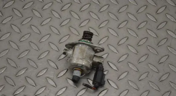 Porsche 911 991 Fuel injection high pressure pump 9A211031501