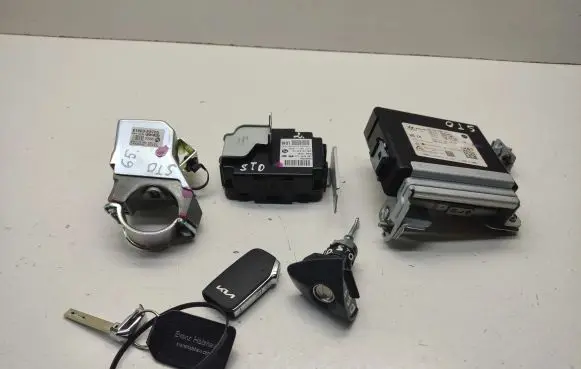 KIA Stonic Engine ECU kit and lock set 81900F9700 95440H8300 95300H8100