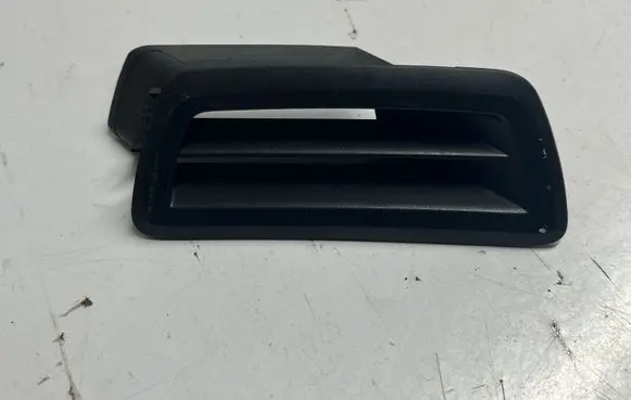 Volvo V70 Dash center air vent grill 9165756