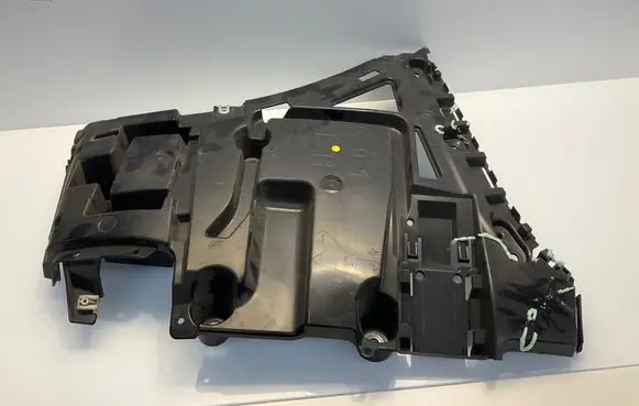 Rear bumper mounting bracket
