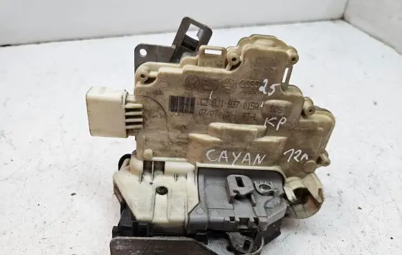 Porsche Cayenne (92A) Front door lock 8J1837015A