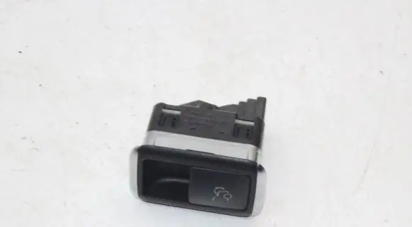 Mercedes-Benz E W212 Tailgate/boot open switch button A2129056300