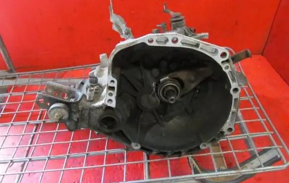 Toyota Yaris Manual 5 speed gearbox YARISISKRZYNIA