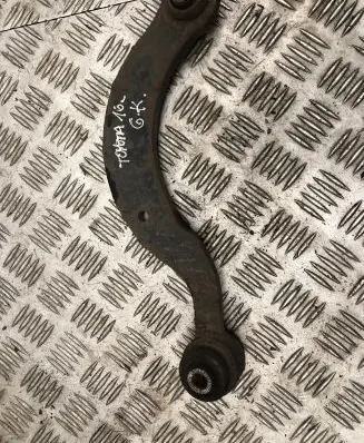 Toyota Avensis T270 Rear control arm
