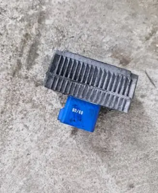 Glow plug pre-heat relay