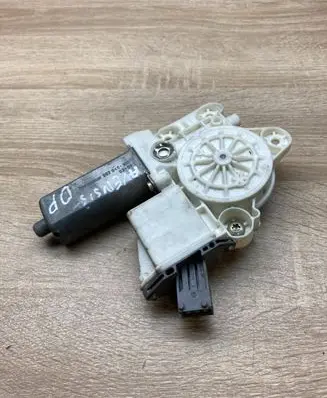 Toyota Avensis T220 Front door window regulator motor 999060101 0130822032