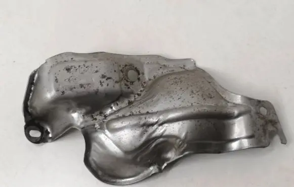 Nissan Navara D23 Heat shield in engine bay 140136073R