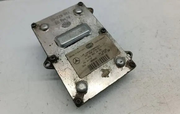 Mercedes-Benz E W211 Headlight ballast module Xenon A0028202426 5DF00827900 74062200