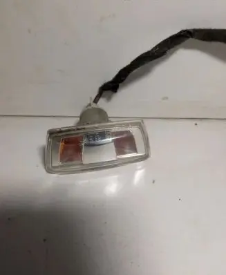 Opel Insignia A Front fender indicator light 13252458 13252455