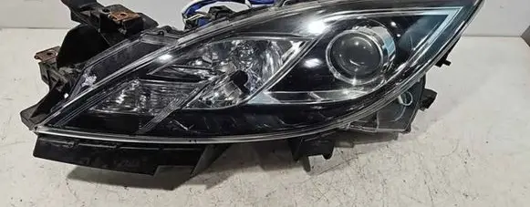 Mazda 6 Headlight/headlamp 10R020675