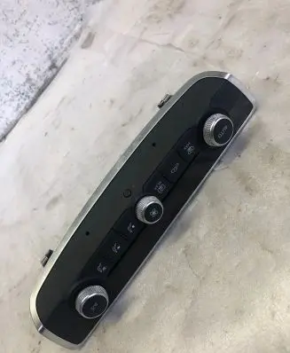 Audi Q3 F3 Climate control unit 83a820043