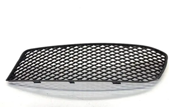 Mercedes-Benz A W176 Front bumper lower grill A1768851422