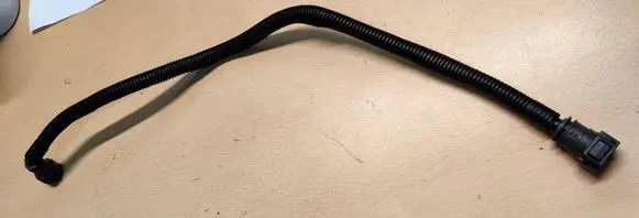Ford Focus Fuel line pipe HBB04