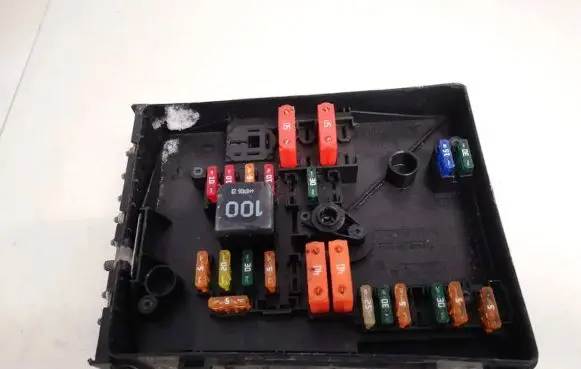 Volkswagen Golf V Fuse box set 1k0937125a 271598730