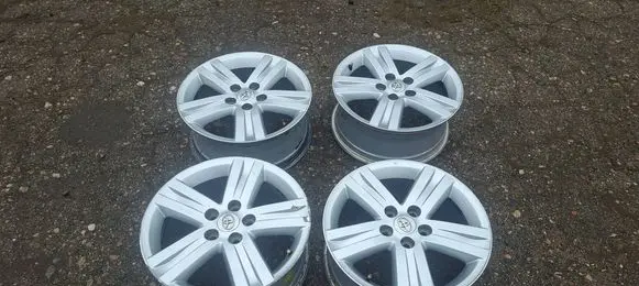 Toyota Auris 150 R17 alloy rim