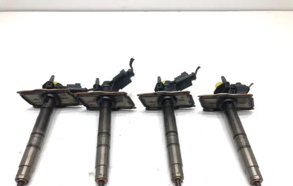 Volkswagen Tiguan Fuel injectors set 03L130277