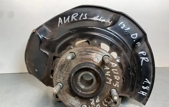 Toyota Auris E180 Front wheel hub