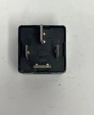 Volkswagen Golf IV Other relay 7M0951253A 95VW10K705CA V23136J6X45
