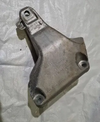 BMW 3 F30 F35 F31 Engine mounting bracket 6857560 13992010