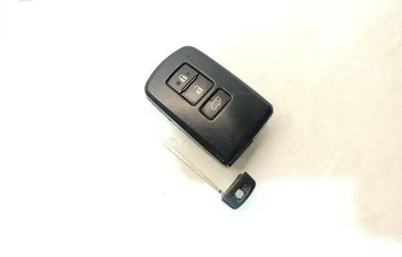 Toyota RAV 4 (XA40) Ignition key/card 