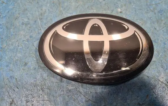 Toyota Corolla E10 Front door emblem/model letters 9097502124