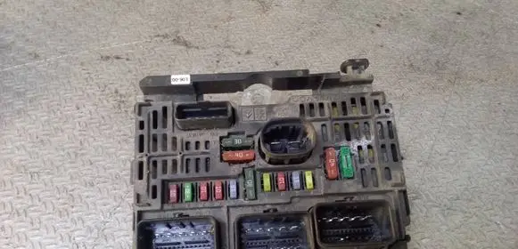 Citroen C5 Fuse module 9657718780
