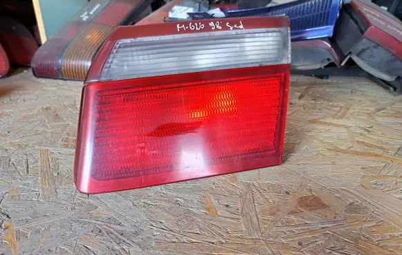 Mazda 626 Tailgate rear/tail lights 22661827