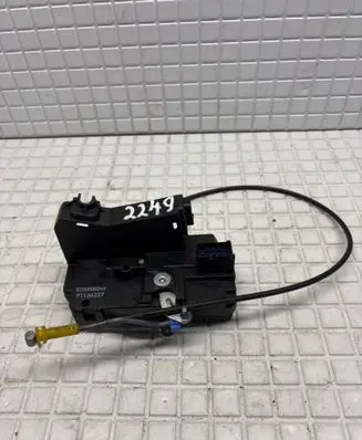 Opel Vivaro Front door lock 8200008246 91166237