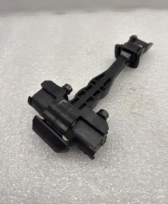 BMW 5 G30 G31 G38 Front door check strap stopper 7341030
