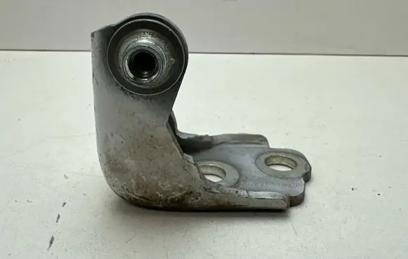 Ford Mustang VI Front door lower hinge 