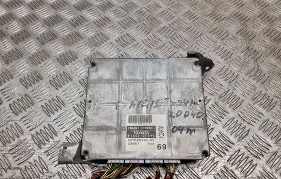 Toyota Avensis T250 Engine control unit/module 1758006326 8966105690 MB1758006326