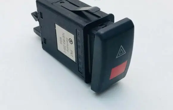 Skoda Octavia Mk1 (1U) Hazard light switch 1U0953235B